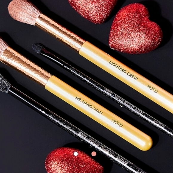 3/$15 MODT MR. HANDYMAN LARGE SHADER BRUSH - Picture 3 of 3